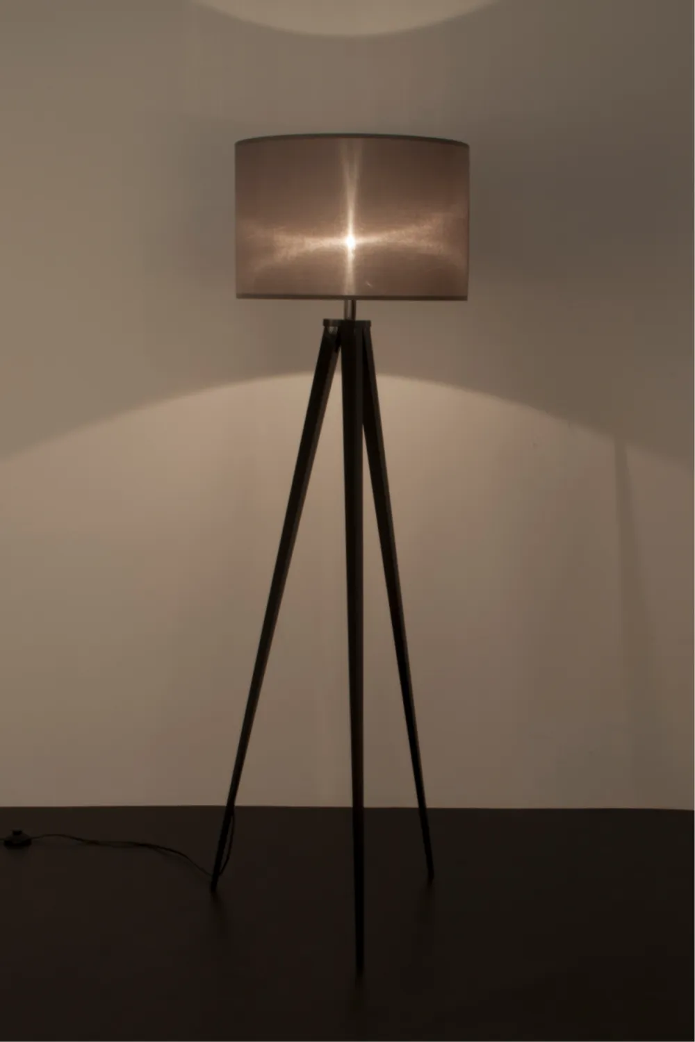 Black Gray Metal Floor Lamp | Zuiver Tripod