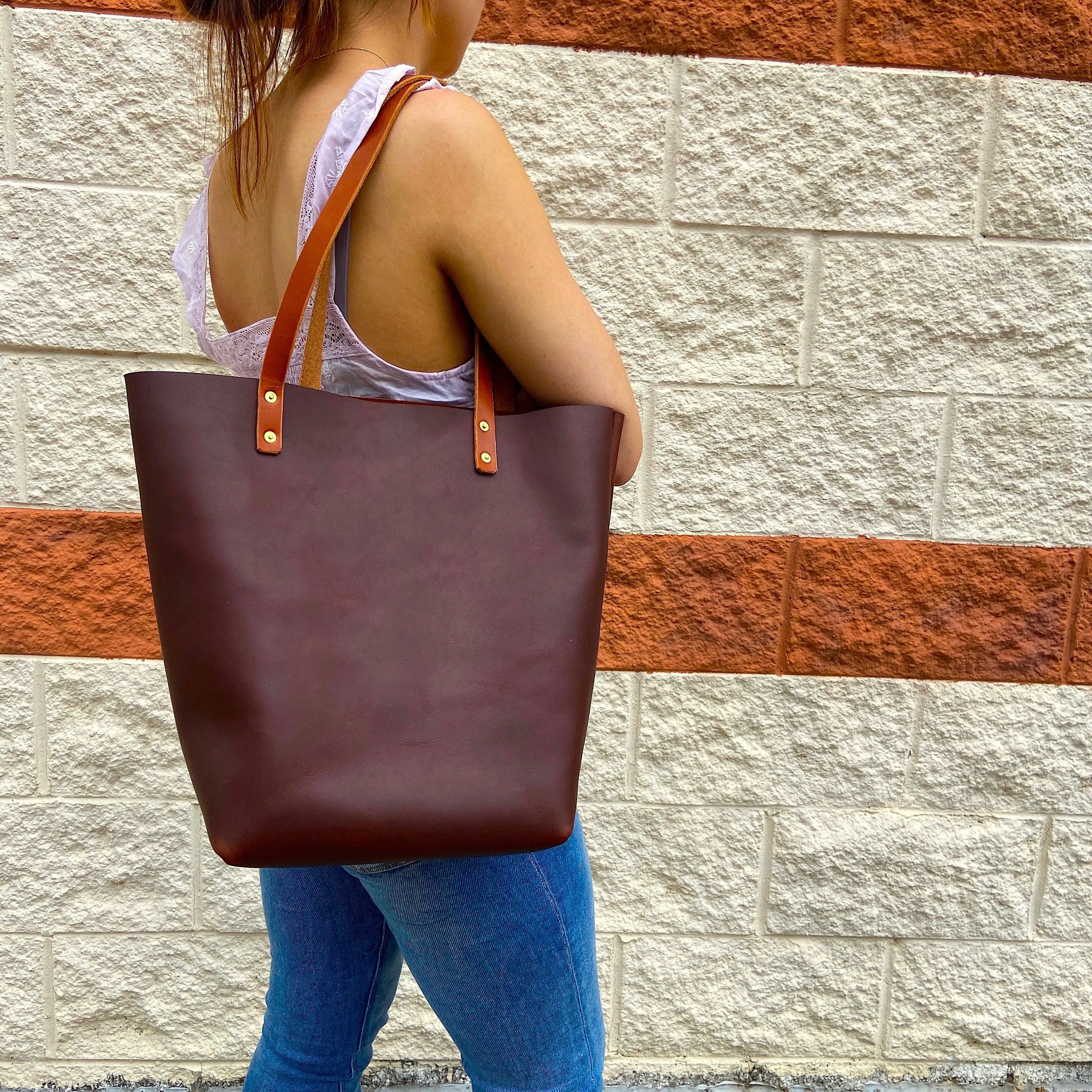 Urban Leather Tote Bag in Walnut